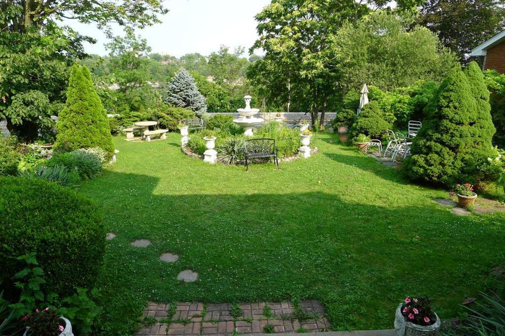 Villa Alexandrea ไนแอการาฟอลส์ ภายนอก รูปภาพ
